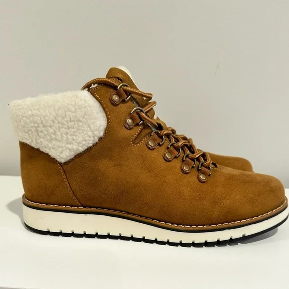 Winter boots - Picture 1 of 4